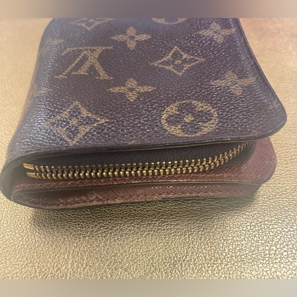 Louis Vuitton Monogram LV wallet CA0016 - Picture 11 of 16